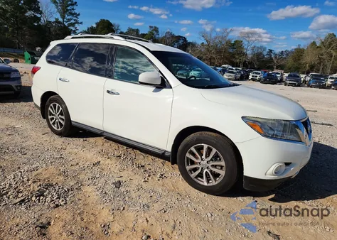 2016 Nissan Pathfinder S z USA, uszkodzony, nr VIN 5N1AR2MN0GC650219